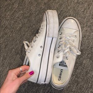 Platform white low top Converse!